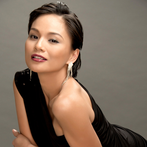 Julia Clarete poster