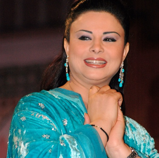 Backstage - Latifa Raafat
